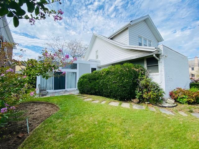 3 BR, 2.00 BTH style home in Belle Harbor