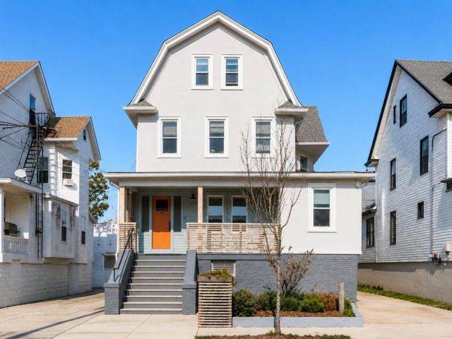  2 BR,  1.00 BTH &nbsp;Apartment style home in Arverne
